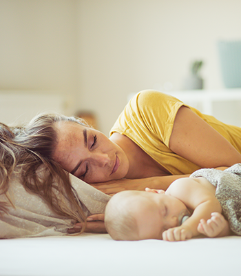Wie überstehen Eltern Zeiten mit wenig Schlaf?